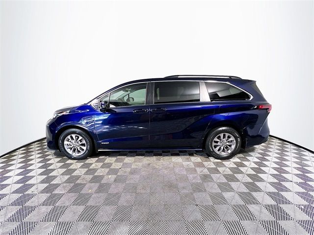 2021 Toyota Sienna LE