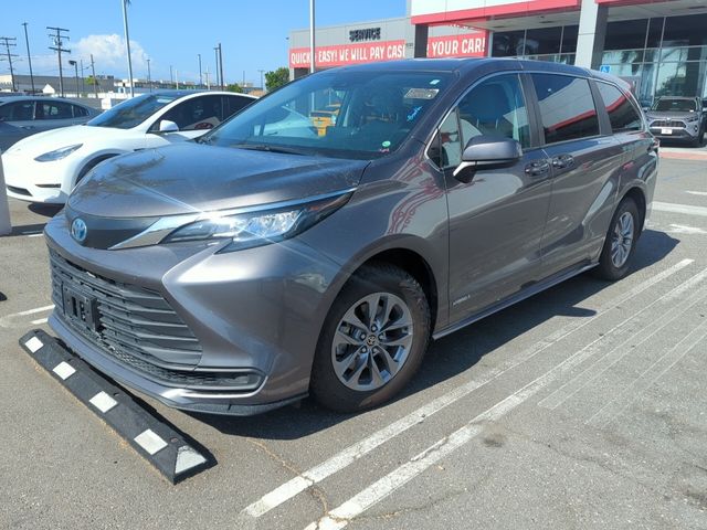 2021 Toyota Sienna LE