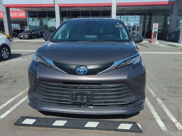 2021 Toyota Sienna LE