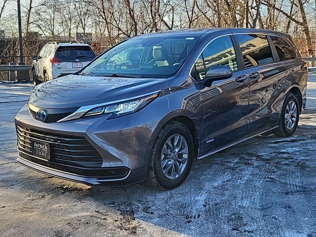 2021 Toyota Sienna LE