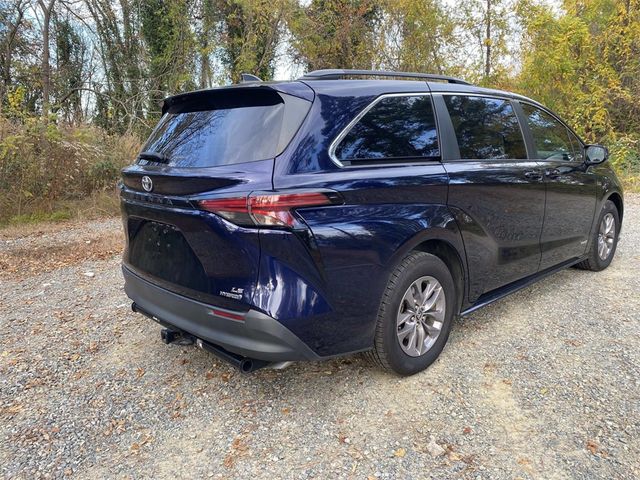 2021 Toyota Sienna LE