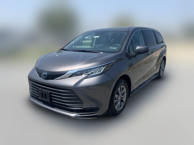 2021 Toyota Sienna LE