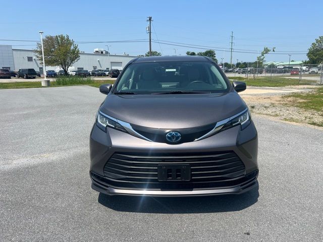 2021 Toyota Sienna LE
