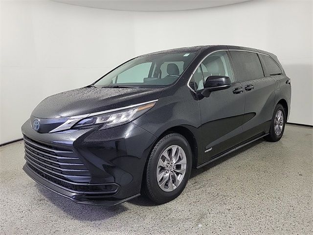 2021 Toyota Sienna LE