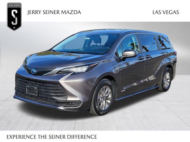 2021 Toyota Sienna LE