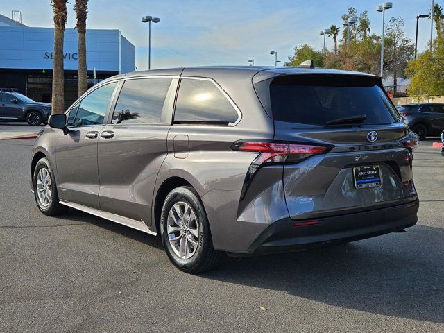 2021 Toyota Sienna LE