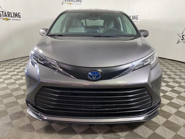 2021 Toyota Sienna LE