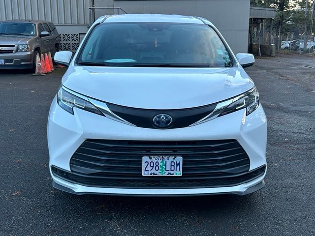 2021 Toyota Sienna LE