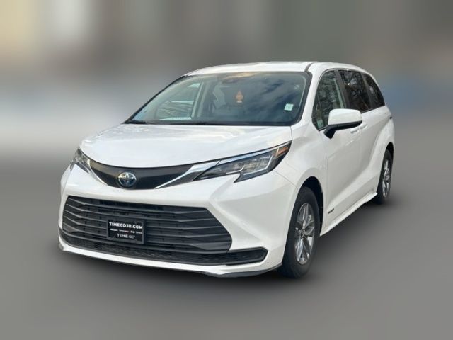 2021 Toyota Sienna LE