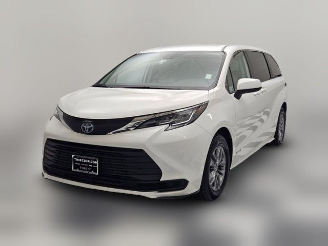 2021 Toyota Sienna LE