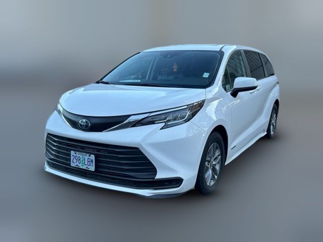 2021 Toyota Sienna LE