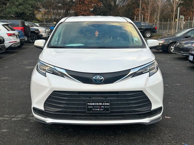 2021 Toyota Sienna LE