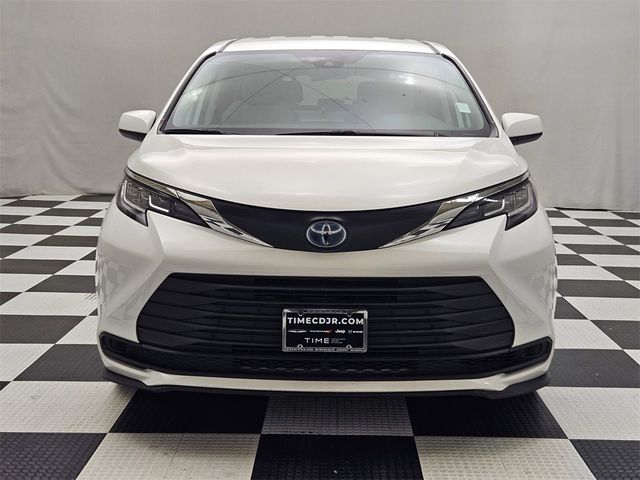 2021 Toyota Sienna LE