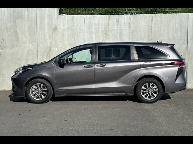 2021 Toyota Sienna LE