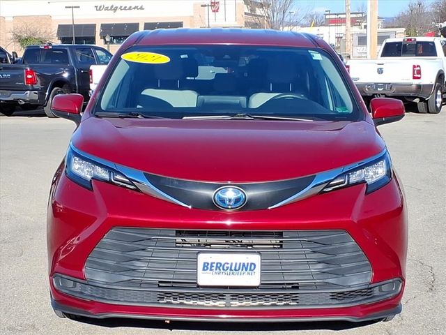 2021 Toyota Sienna LE