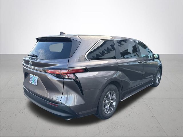 2021 Toyota Sienna LE