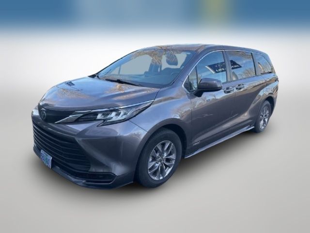 2021 Toyota Sienna LE