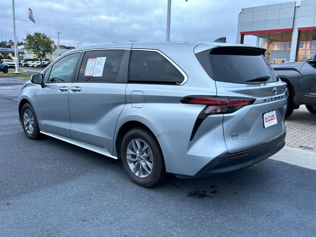 2021 Toyota Sienna LE