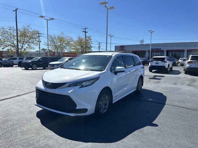 2021 Toyota Sienna LE