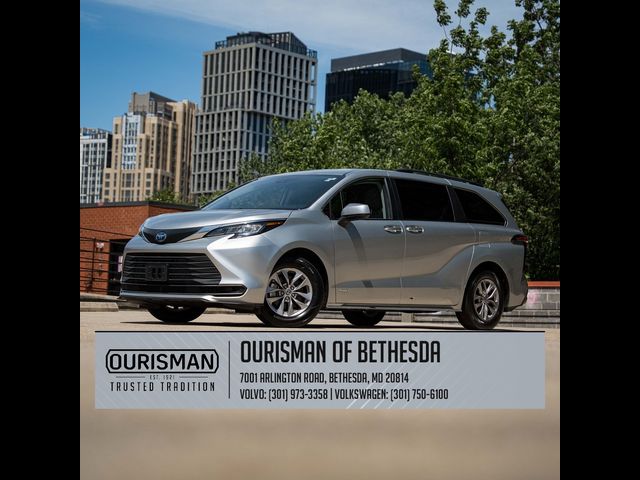 2021 Toyota Sienna LE