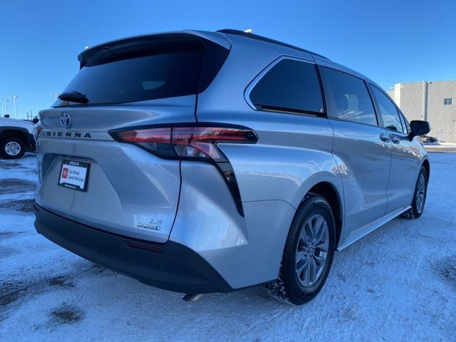 2021 Toyota Sienna LE