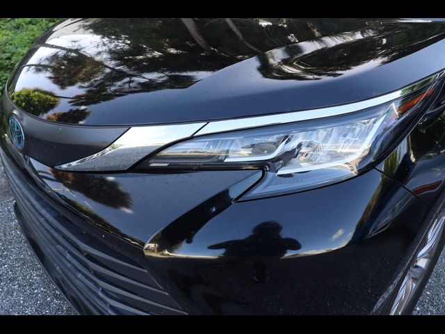 2021 Toyota Sienna LE