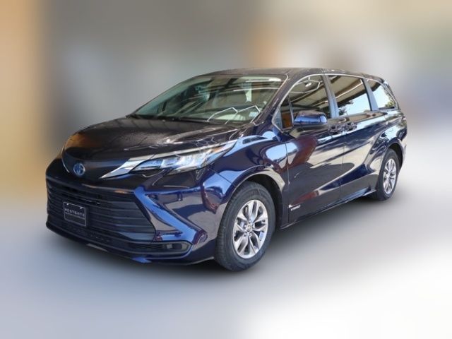 2021 Toyota Sienna LE