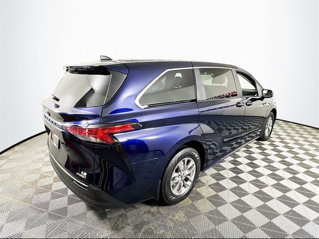 2021 Toyota Sienna LE
