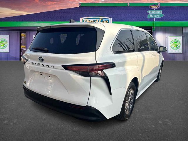 2021 Toyota Sienna LE