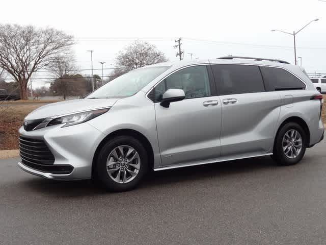 2021 Toyota Sienna LE