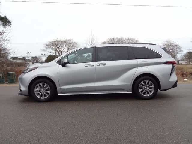 2021 Toyota Sienna LE