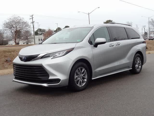 2021 Toyota Sienna LE