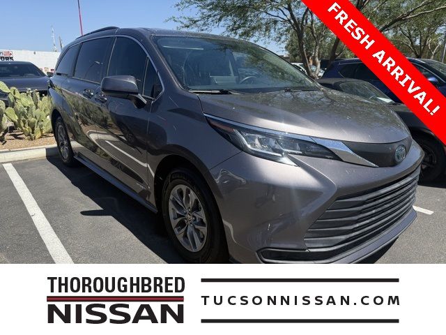 2021 Toyota Sienna LE