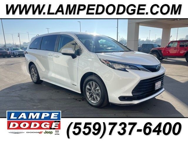 2021 Toyota Sienna LE