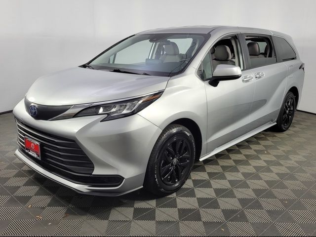 2021 Toyota Sienna LE