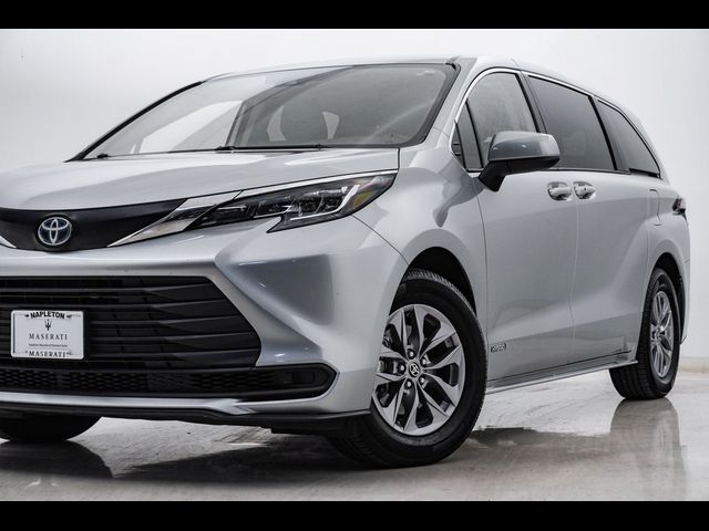 2021 Toyota Sienna LE