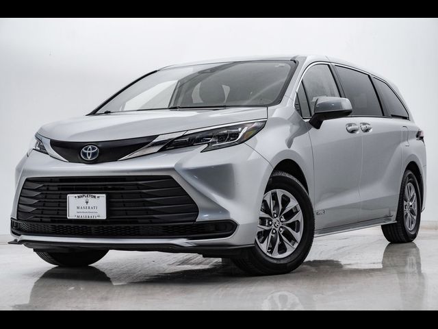 2021 Toyota Sienna LE