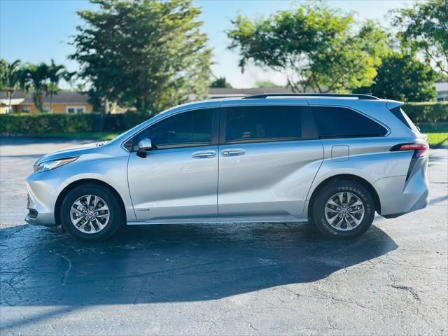 2021 Toyota Sienna LE