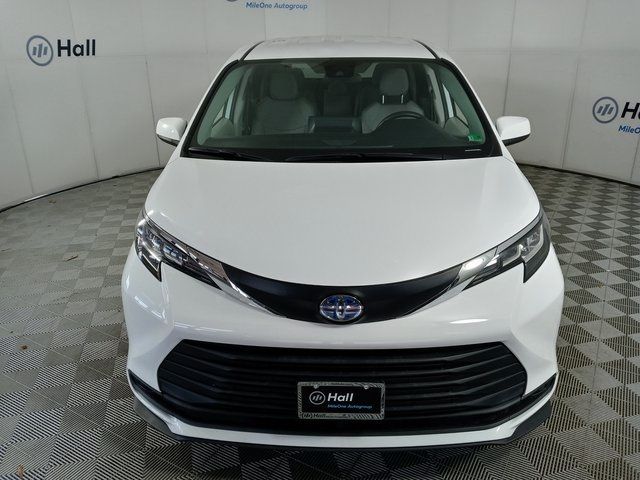 2021 Toyota Sienna LE