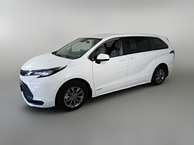 2021 Toyota Sienna LE