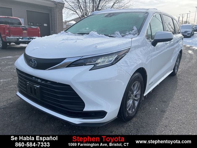 2021 Toyota Sienna LE