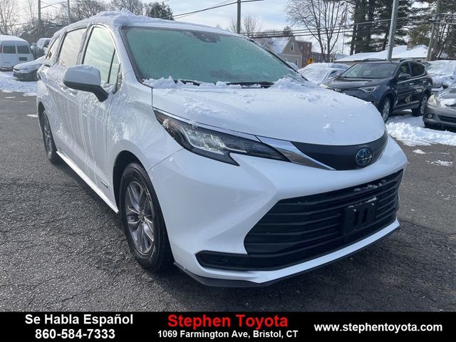 2021 Toyota Sienna LE