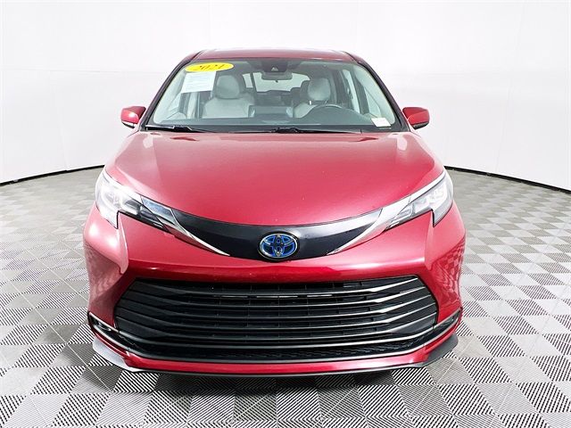 2021 Toyota Sienna LE