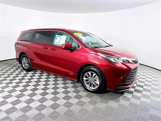 2021 Toyota Sienna LE