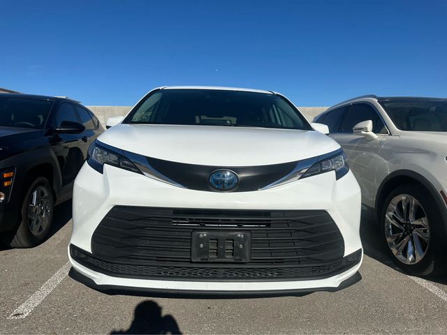 2021 Toyota Sienna LE