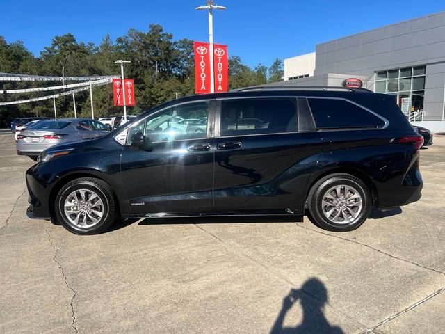 2021 Toyota Sienna LE