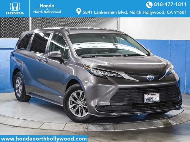 2021 Toyota Sienna LE