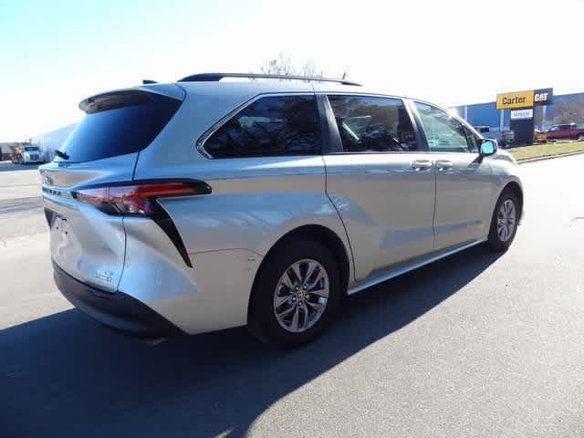 2021 Toyota Sienna LE