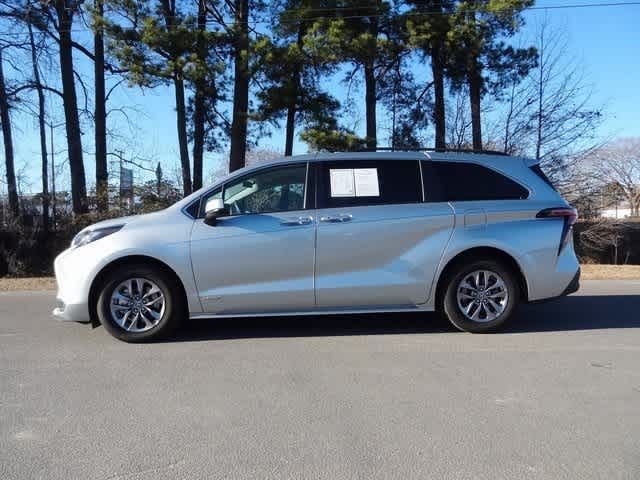 2021 Toyota Sienna LE