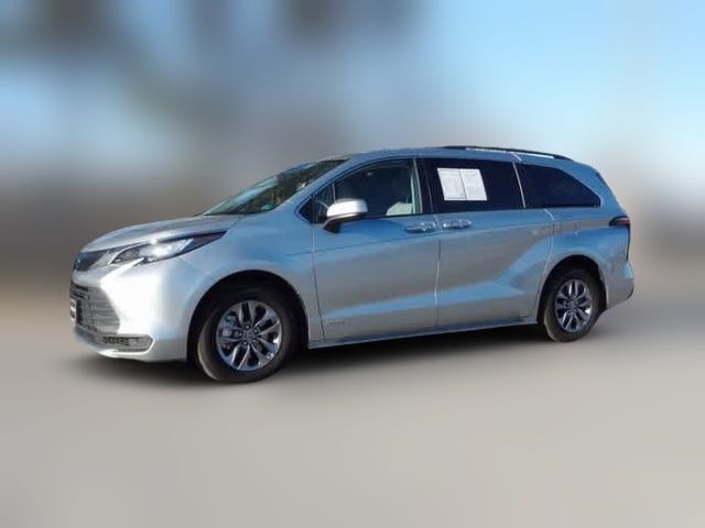 2021 Toyota Sienna LE